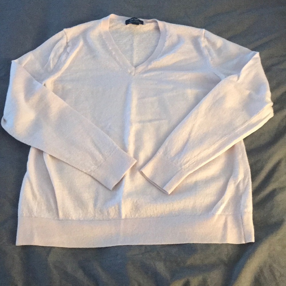 ⭐️Lord and Taylor Merino V Neck Pink Sweater Sz XL